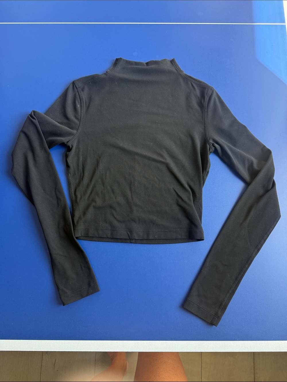 Black Long-Sleeve Mock Neck Crop Top - Women Lululemon size 2